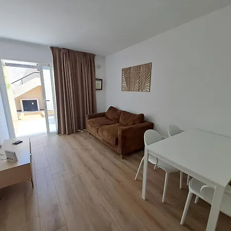 Homeforguest Apartamento 13 Con Terraza Y Piscina En Corralejo-2