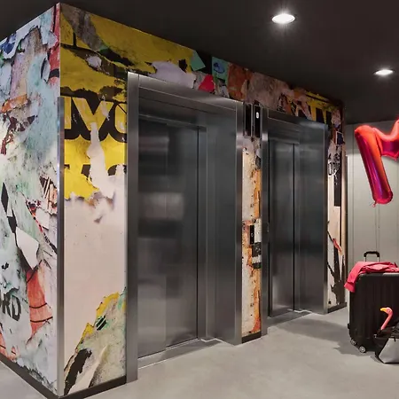 Moxy Hamburg Altona-2
