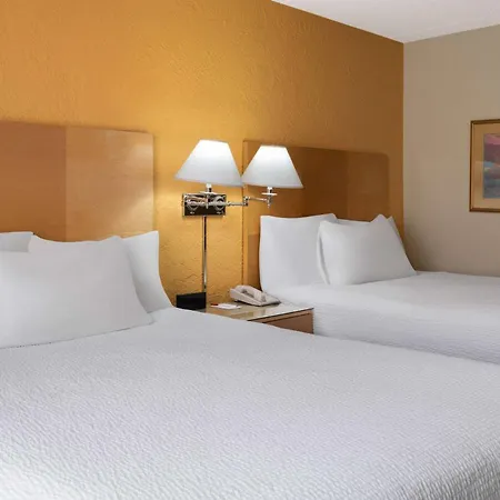Ramada By Wyndham Tucson-3