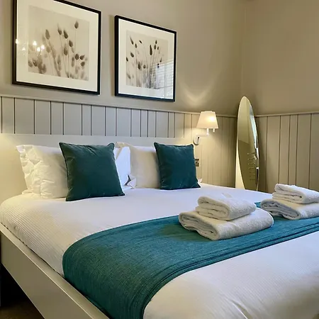 The Lawrance Luxury Aparthotel - York-3