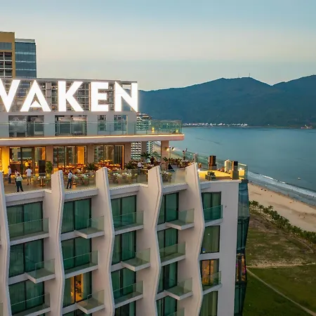 Awaken Da Nang Hotel-3