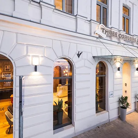 Three Corners Avenue Hotel-3