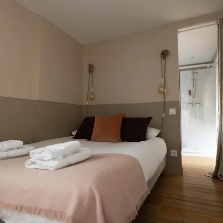 Chambres au coeur du quartier historique - Maison Alternativi-3