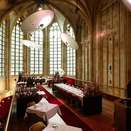 Kruisherenhotel Maastricht - Oostwegel Collection, Member Of Design Hotels-3