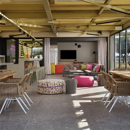 Moxy Athens City-3