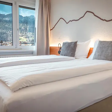 Hotel Merkur - West Station Lodge-2