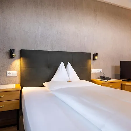 Parkhotel Seefeld-2