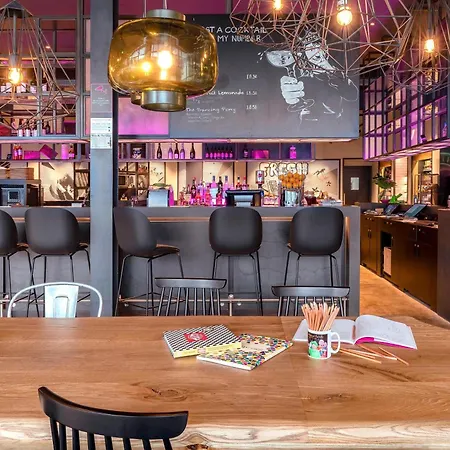 Moxy London Heathrow Airport-2