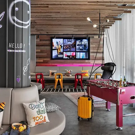 Moxy Bucharest Old Town-2