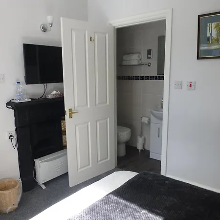 Bryn Derwen Guest House-3