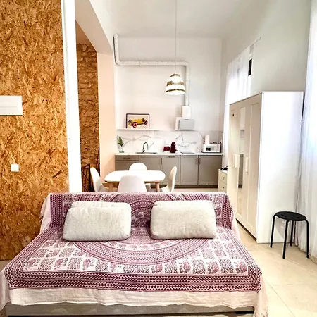 Soho Boho Apartments - With Sunny Rooftop Terrace And Fiber Optic Internet-3