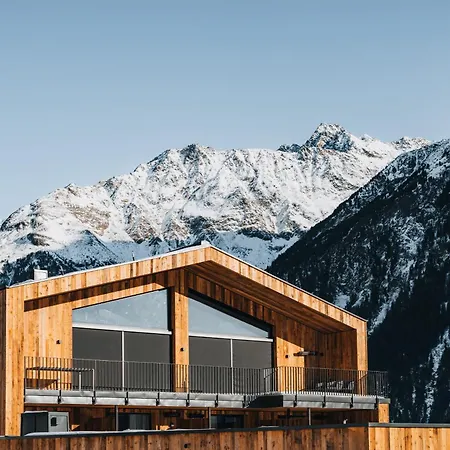 Gruenwald Resort Soelden Appartements Und Chalets Mit Pool-2