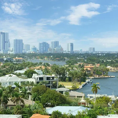 Fort Lauderdale Marriott Harbor Beach Resort & Spa-2