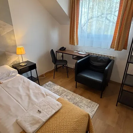 Hotel Gloria Budapest City Center-3