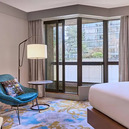 Metropolitan Hotel Vancouver-2