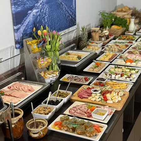 Karpacki & Spa - Blisko Wyciagu, Restauracja, Sala Zabaw, Bar 24H (Adults Only)-2