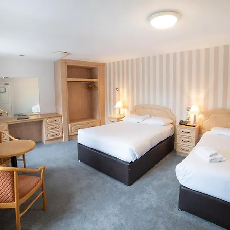 Hibernian Hotel & Leisure Centre-2