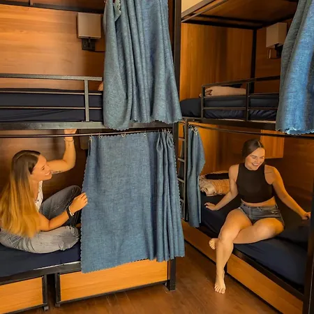 International Travelers House Hostel - Downtown San Diego Little Italy (Adults Only)-3