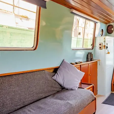 Floating B&B Amsterdam-2