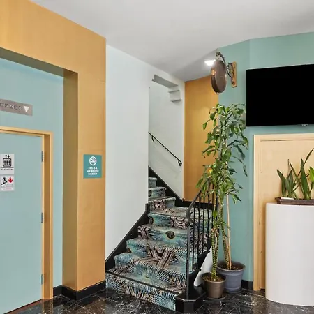 Embassy Hotel-3