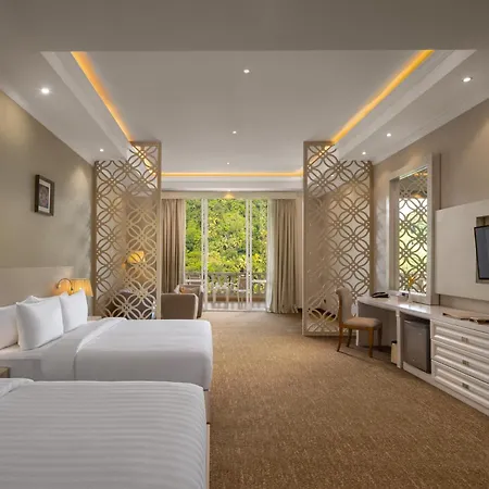 The Golden Crown Hotel-3