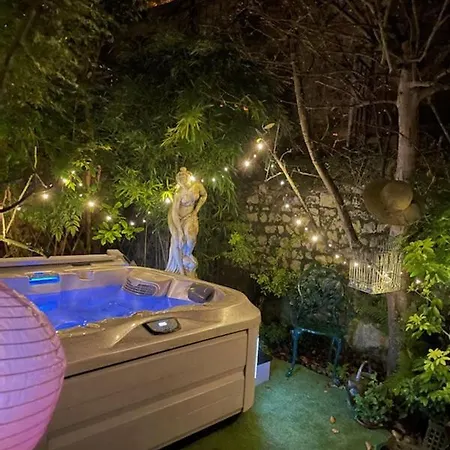chambre d'hotes le nid du phare avec jacuzzi privé-3