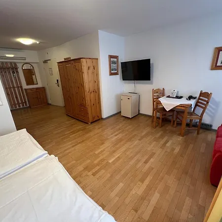Hotel Caroline-2