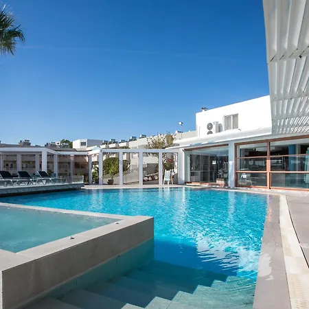 Hillside Studios & Apartments-3