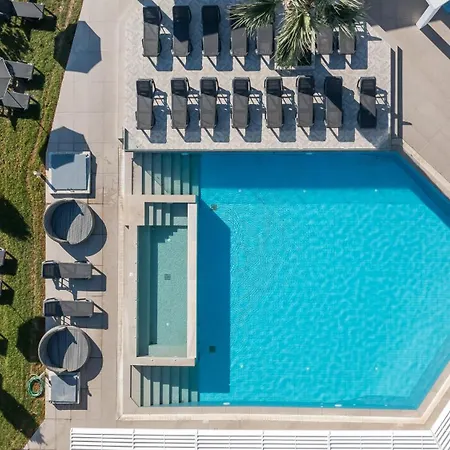 Hillside Studios & Apartments-2