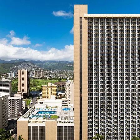 Hilton Waikiki Beach Resort & Spa-3