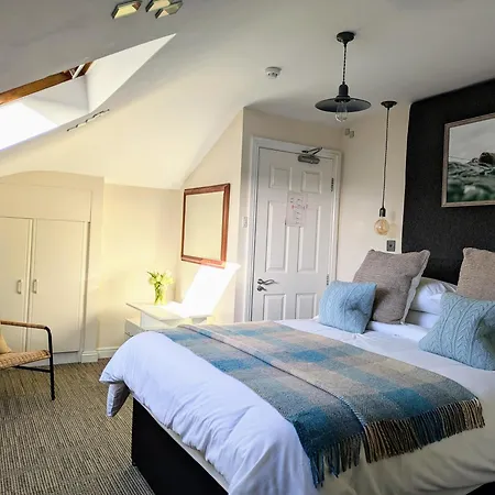 Hillside Lodge B&B-3