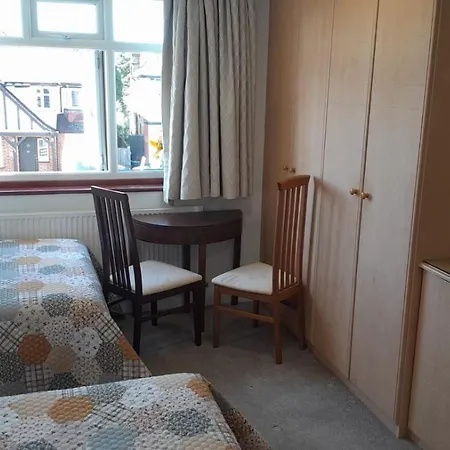 Edgware B&B-2