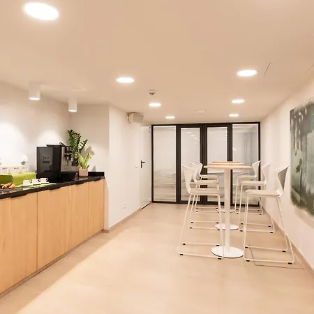 Artiem Capri-3