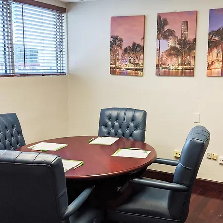 Holiday Inn Hotel Port Of Miami-Downtown By Ihg-3