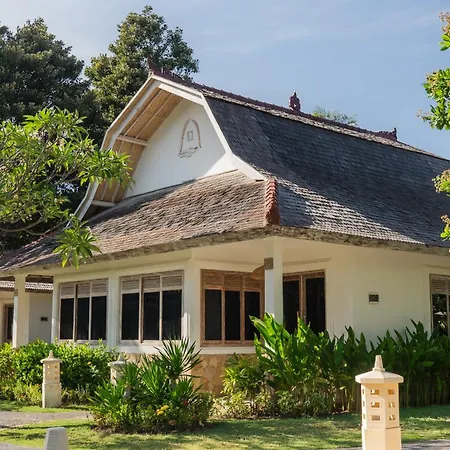 Vila Ombak-2