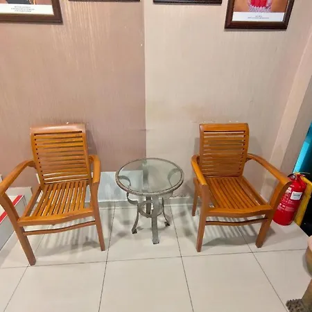 Oyo 90273 Mz Hotel-2
