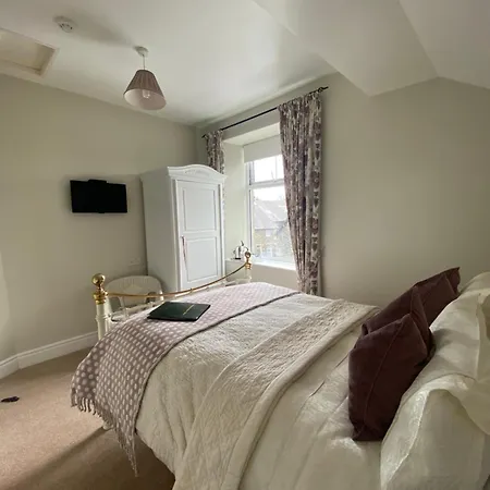 Kenilworth Guest House-2