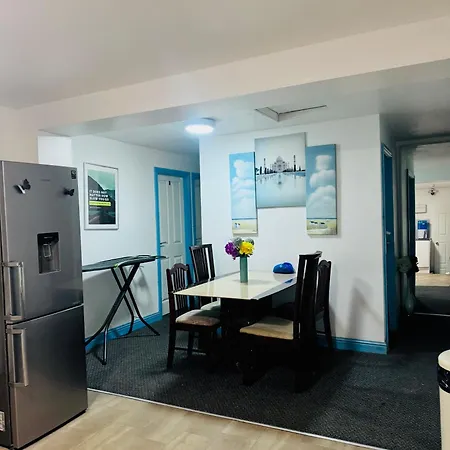 Unique Private Rooms - Bolton Central, Free Parking-2