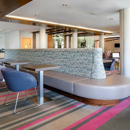 Holiday Inn Express London - Epsom Downs By Ihg-3