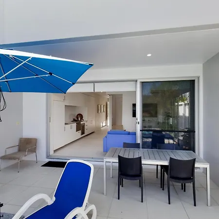 Pool Resort Port Douglas-3