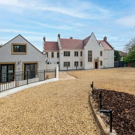 Holm House - Stylish Coastal Suites - Hedd Spa - Silures Bar & Restaurant-3