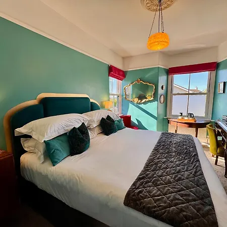 Brightham House - Exclusively For Adults-3