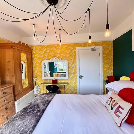 Brightham House - Exclusively For Adults-2