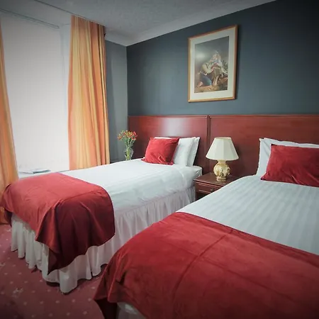 Caledonian Hotel-2