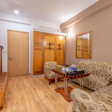 Golden Sunshine Villa Hotel And Travel-2