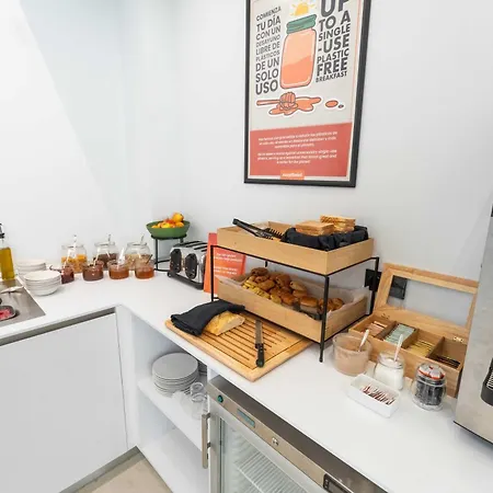 Easyhotel Madrid Alcala-3