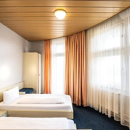 Hotel Und Rasthof Avus-2