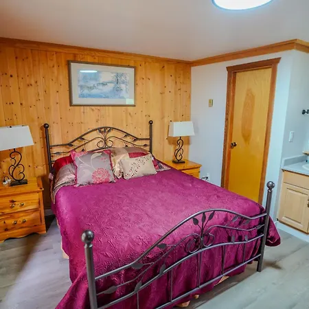 Helmcken Falls Lodge Cabin Rooms&RV Park-2