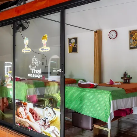 The Expat Hotel Patong-2