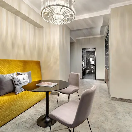 Mamaison Hotel Chain Bridge Budapest-2